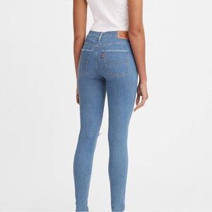 Levi's 721 Skinny Ankle Jeans Light Denim Blue 28x32 NWT